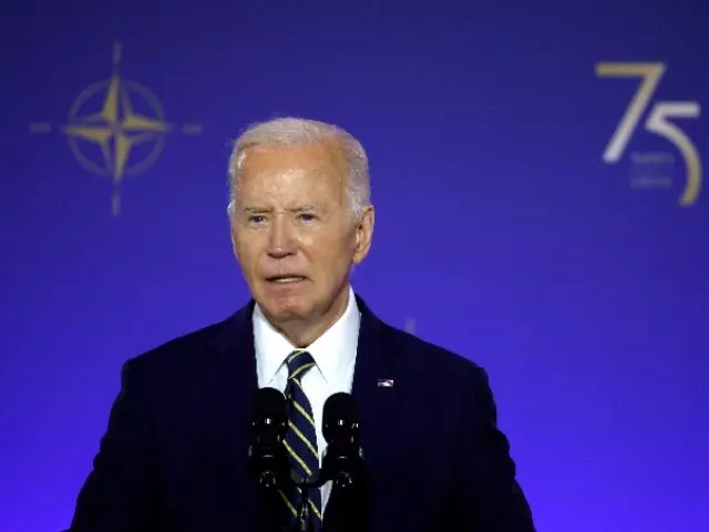 Barkley Urges Aging Biden: Pass the Torch!” – The Basketball Legend’s Advice on Rebounding Leadership