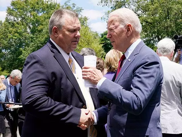 Senator Tester Accused of Lying About Biden’s Fitness for Commander-in-Chief Role