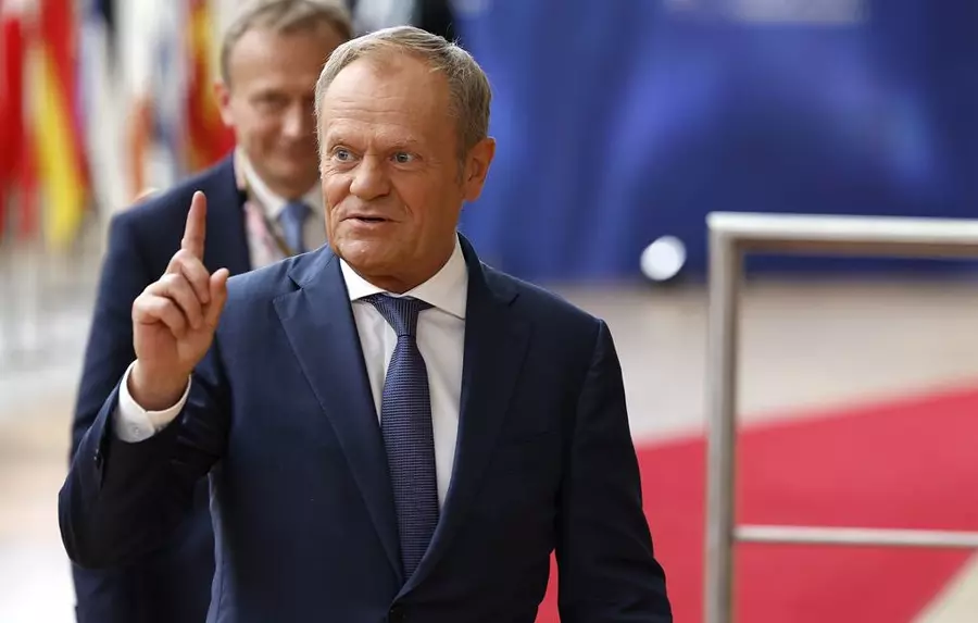 Tusk Warns Against Suspending Hungary Over Russian Visa Relaxation