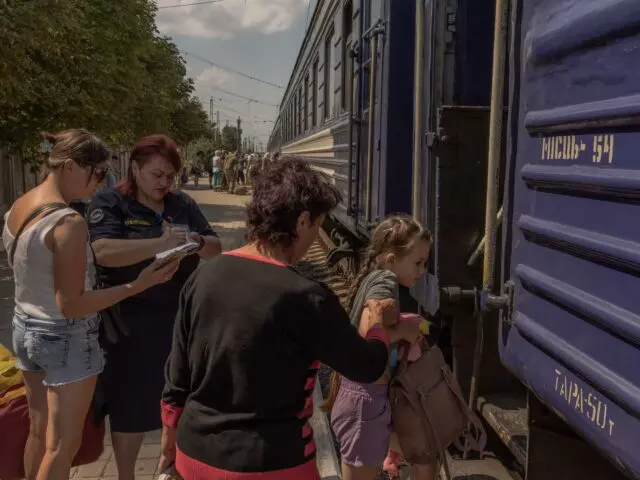 Russian Army Approaches: Urgent Evacuations in Eastern Ukraine