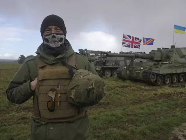 Balancing Defense: UK Treads Cautiously in Training and Supplying Ukrainian Armed Forces